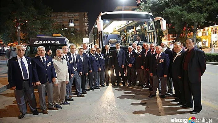 Elazığlı Kıbrıs Gazileri, Kıbrıs'a uğurlandı