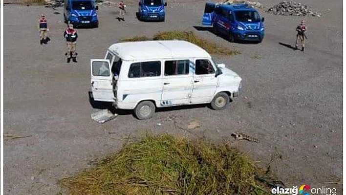 Çaldıkları kabloları yakmak isterken Yurtbaşı'nda yakalandılar!