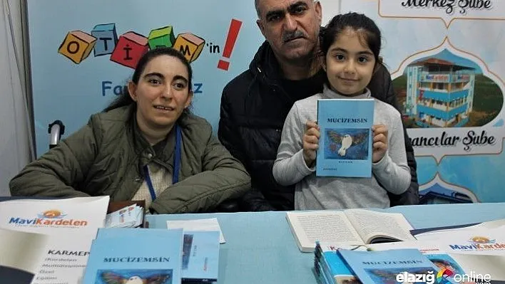 Engeli, engel olmadı, çıkardığı kitapla fuara katıldı