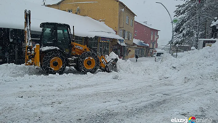 Tunceli'de kar 147 köy yolunu ulaşıma kapattı