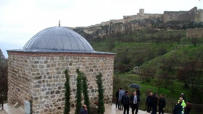 450 yıllık mescitte 119 yıl aradan sonra ilk namaz kılındı