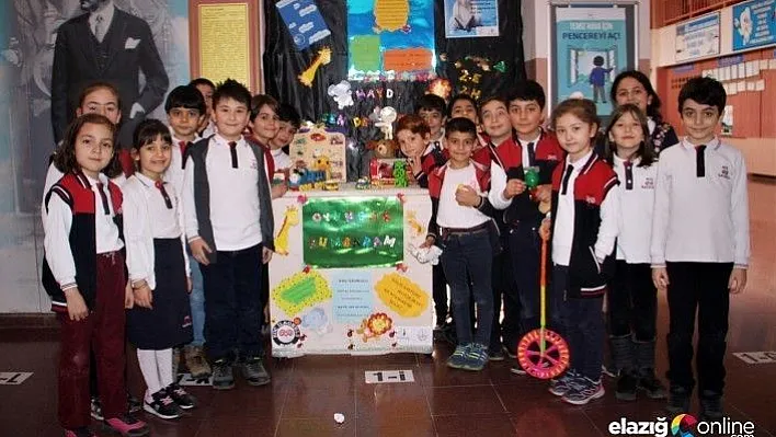 Elazığlı minikler, oyuncaksız çocuklar için &quotOyuncak Kumbarası" oluşturuyor