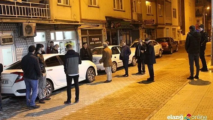 Deprem Sonrası Vatandaşlar Sokağa Döküldü