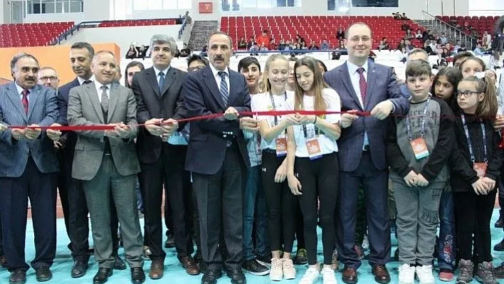 Elazığ'da &quotTÜBİTAK  Ortaokul Araştırma Projeleri Final Yarışması" başladı