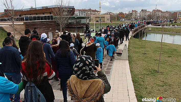 Yürüyüş sonrası yaptığı etkinliklerle renkli görüntüler oluşturdular