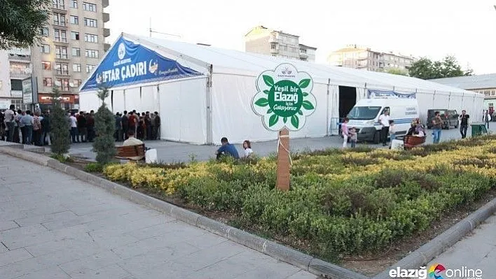 Elazığ'da 75 bin kişi iftar çadırında buluştu