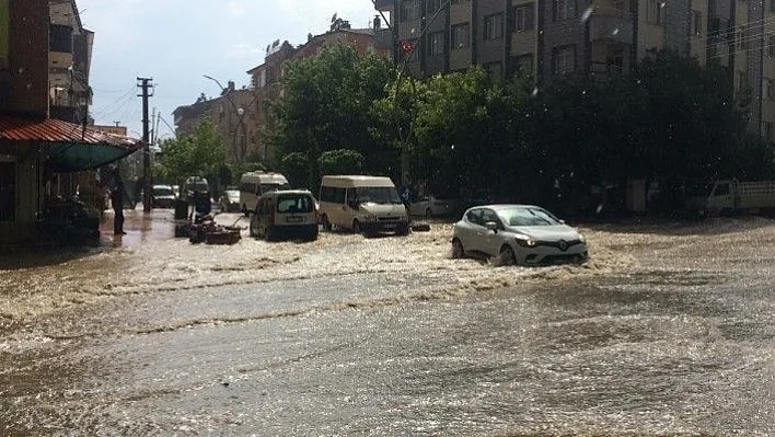 Elazığ'da şiddetli yağış sele neden oldu