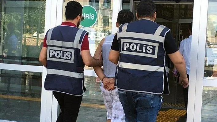 Görevliyi sopayla darp edip, iş yeri soyan şüpheli yakalandı