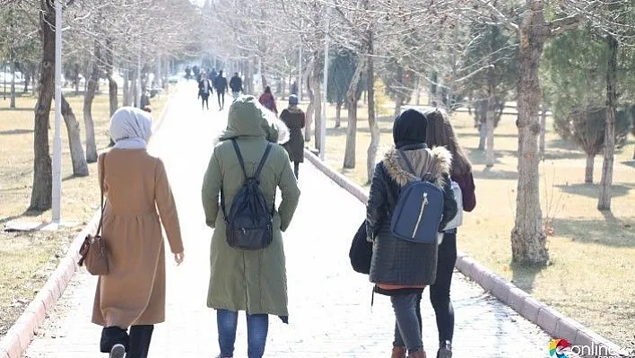 Depremin ardından Fırat Üniversitesi'nde de eğitim başladı