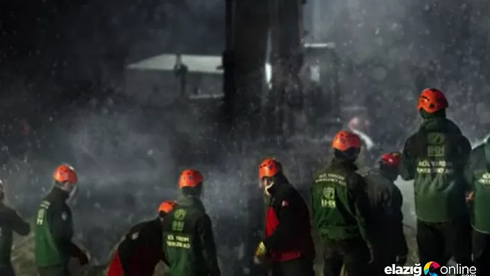 &quotHüseynik&quot deprem görüntüleriyle klip haline getirildi