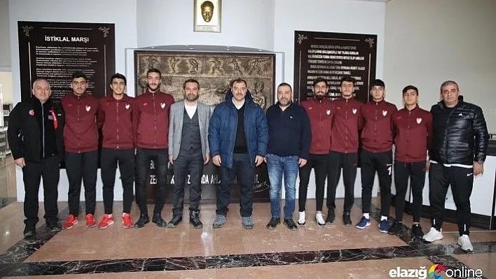 Vali Kaldırım ve Başkan Şerifoğulları Elazığspor'un yanında