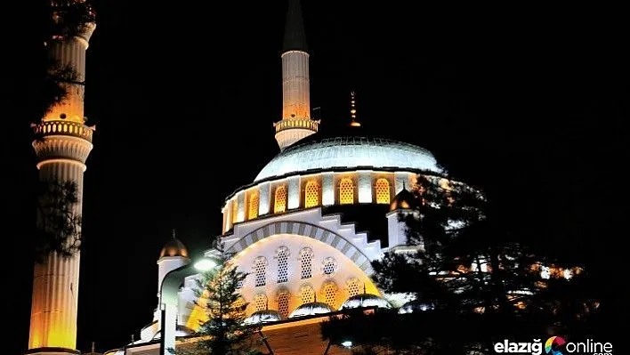 Camilerden dua sesleri yükseldi