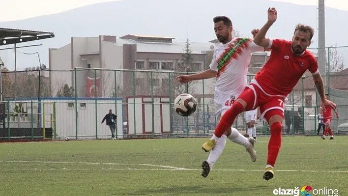 Elazığ Belediyespor, sahasında Karşıyaka ile 0-0 berabere kaldı