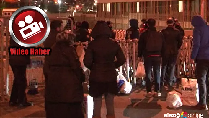 Karantinaya alınan vatandaşların yakınları, temel ihtiyaçlarını yurda getirdi