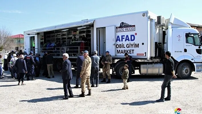 Tırlarla köylere ulaşılıyor, depremzedelerin yaraları sarılıyor