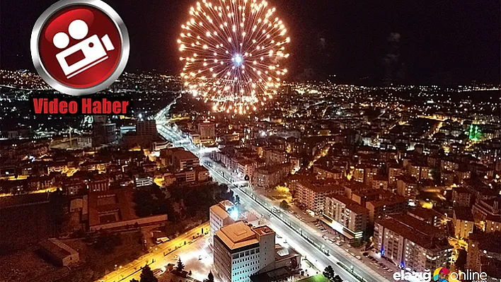 Elazığ'da sağlıkçılara havai fişekli moral