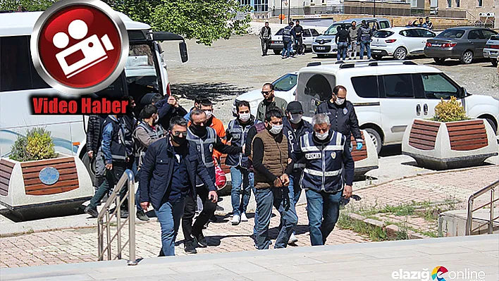 Beyzbol sopalı, şantajcı ve işkenceci çete çökertildi