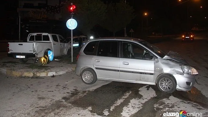 Elazığ'da trafik kazası:2 yaralı