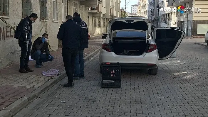 21 yaşındaki genç, 2 kişi tarafından bıçaklanarak öldürüldü