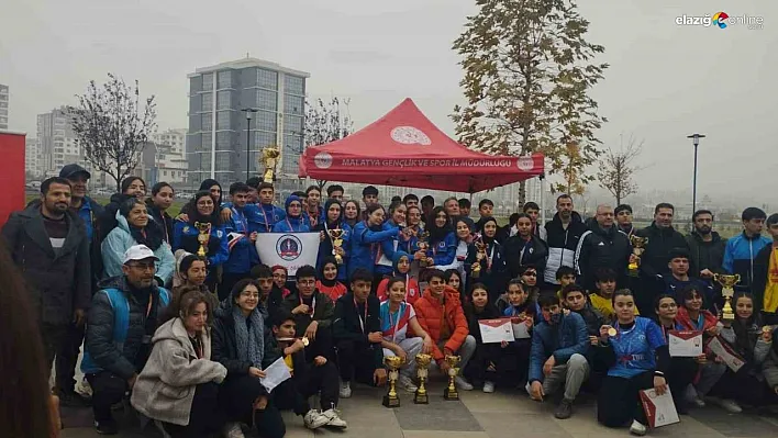 380 sporcu Okul Sporları Oryantiring Yarışması'nda ter döktü