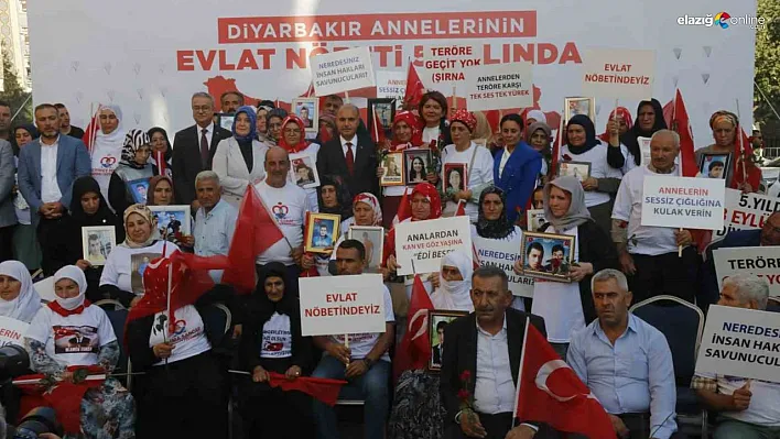 Bakan Yardımcıları Diyarbakır anneleriyle bir araya geldi