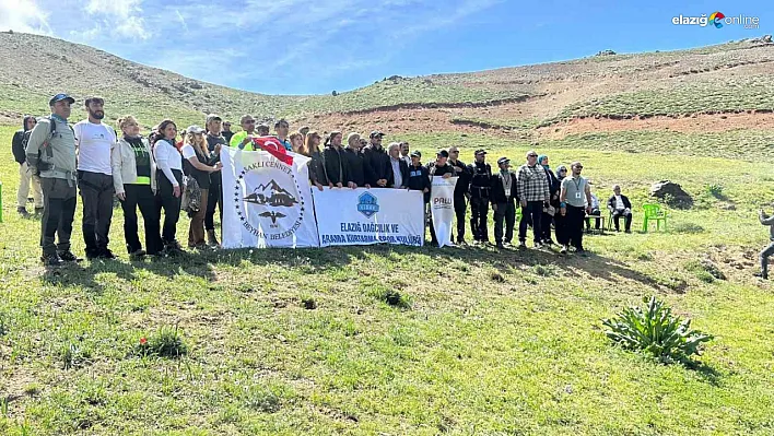 ELDAK'tan Elazığ Akdağ'a Zirve Yürüyüşü: Şelale ve Kar Sularıyla Büyüleyen Parkur!