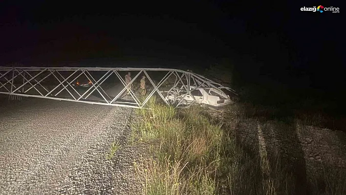Alkollü sürücü çarptığı aydınlatma direğini yerinden söktü: 1 yaralı