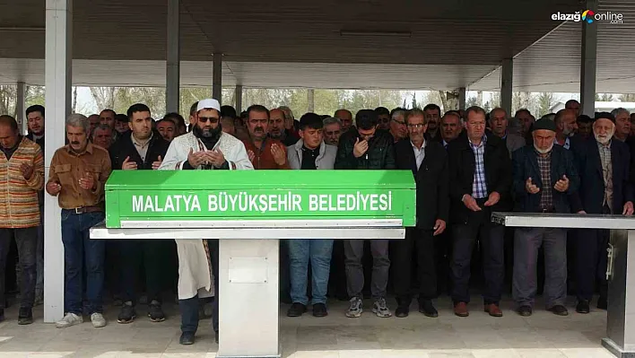 Annesi tarafından boğularak öldürülen öğretmen Malatya'da defnedildi
