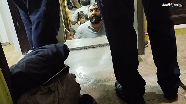 Elazığ'da Aile Asansörde Mahsur Kaldı! İtfaiye Ekipleri Harekete Geçti!