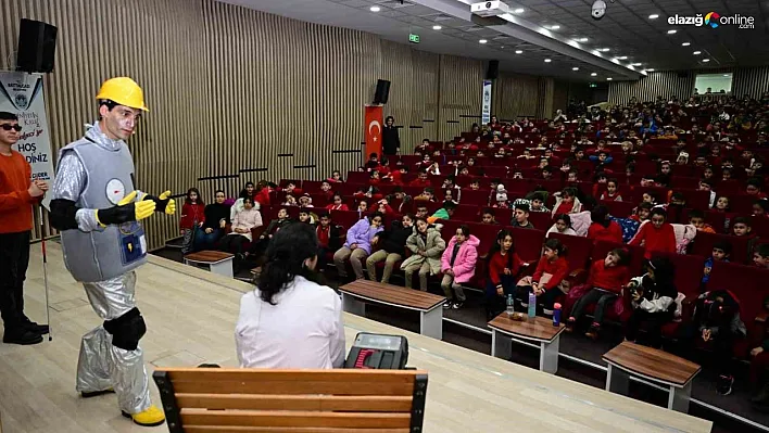 Bağcılar Belediyesi'nden depremzede çocuklara ücretsiz tiyatro oyunu