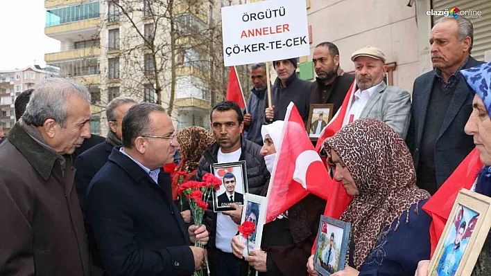 Bakan Bozdağ, Diyarbakır annelerini ziyaret etti