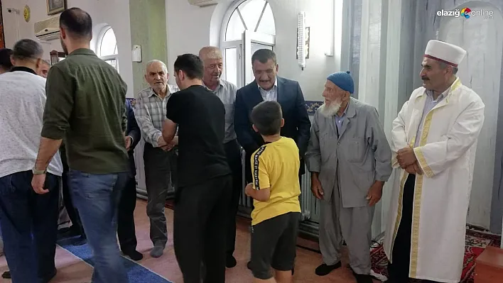 Başkan Gürkan, vatandaşlarla bayramlaştı