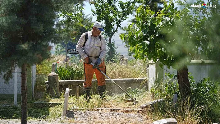 Battalgazi Belediyesi'nden mezarlıklarda bayram temizliği