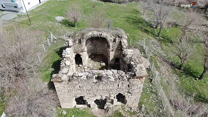 Bin 200 yıllık kilise, adeta zamana direniyor!