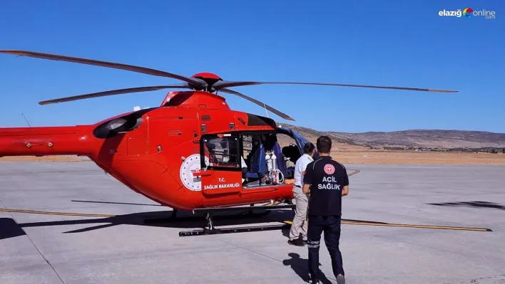 Bingöl'de ambulans helikopter yaşlı adam için havalandı