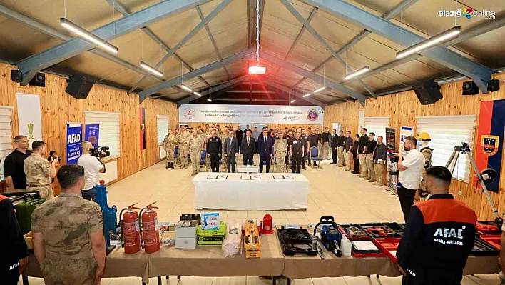 Bingöl'de arama ve kurtarma ekipmanları jandarmaya teslim edildi