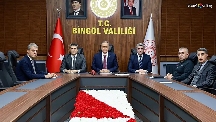 Bingöl'de, depremlerde hayatını kaybedenler anıldı