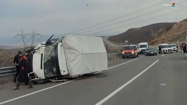 Bingöl'de kamyonetle hafif ticari araç çarpıştı: 5 yaralı