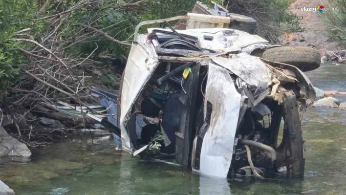 Bingöl'de pikap şarampole yuvarlandı: 2 ölü, 1 yaralı