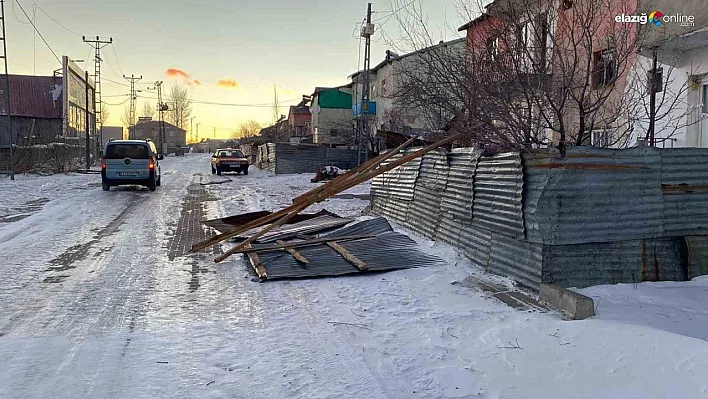 Bingöl'de şiddetli rüzgar ve tipi nedeni ile çatılar uçtu