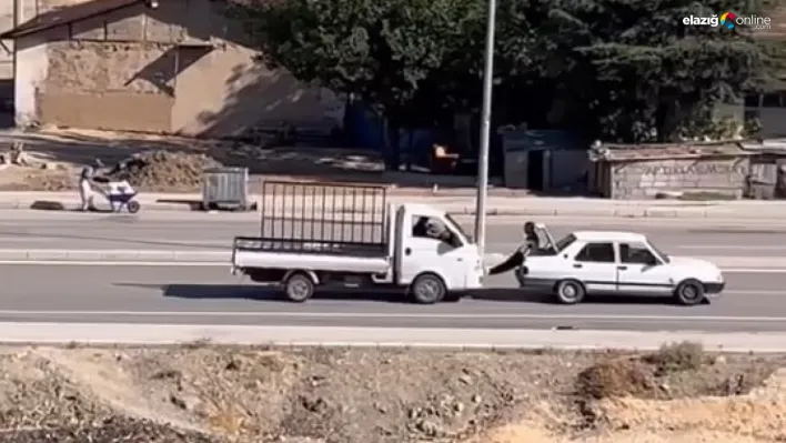 Elazığ'da şaşkınlık yaratan anlar: Aracını pikaba dayanarak itti