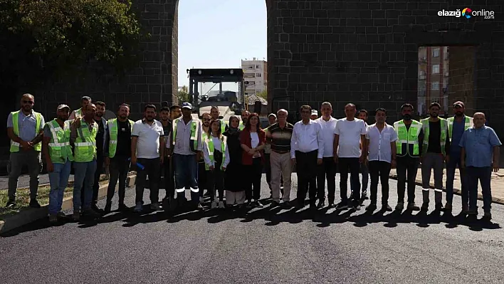 Bucak, asfalt çalışmasını yerinde inceledi