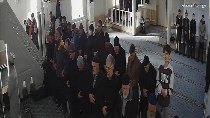 Elazığ'da Namaz Esnasında Şok Olay!