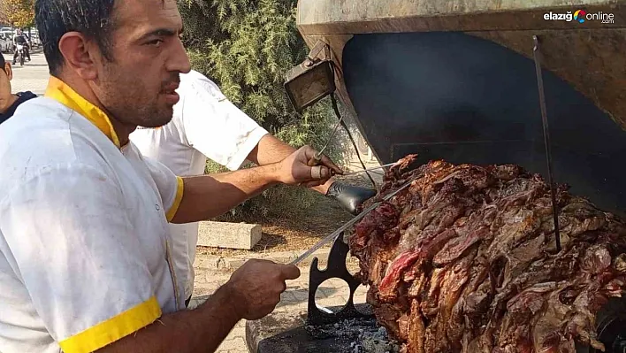 Diyarbakır Gurme Fuarı'nda Kara Kovan Balı ve Cağ Kebabı İle Büyüleyici Lezzetler!