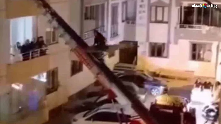 Damat Balkona Kaçtı, Arkadaşları Yük Asansörüyle Peşinden Geldi!