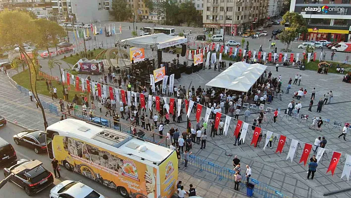 Vefa otobüsünün ilk durağı Elazığ oldu