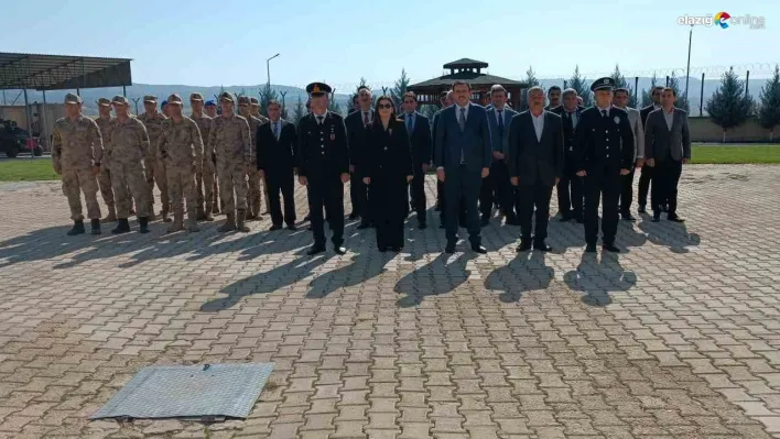 Dicle'de kutlamalar çelenk sunma töreniyle başladı