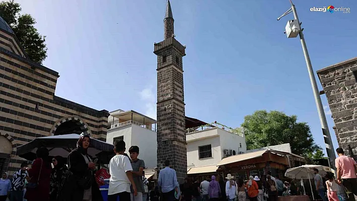 Diyarbakır'ın Gizemli Noktası: Dört Ayaklı Minare'de 7 Tur Geleneği Sürüyor!