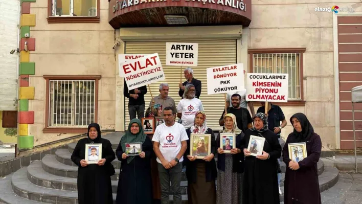 Diyarbakır anneleri 'aileler dağıtıldı' haberlerine tepki gösterdi