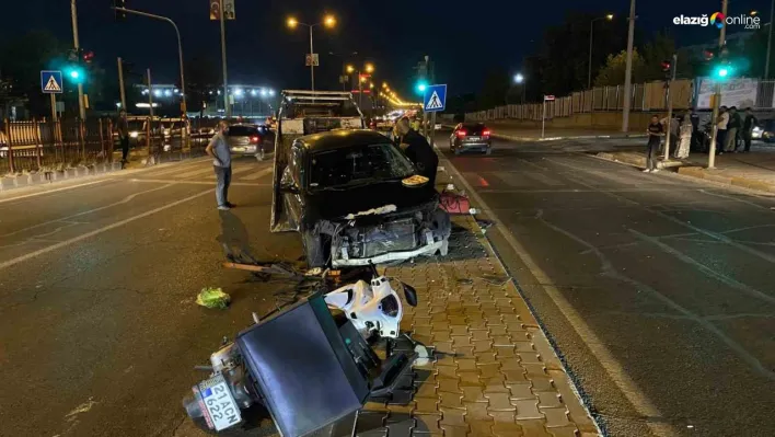 Diyarbakır'da alkollü sürücü, yayalara ve motosiklete çarptı: 5 yaralı